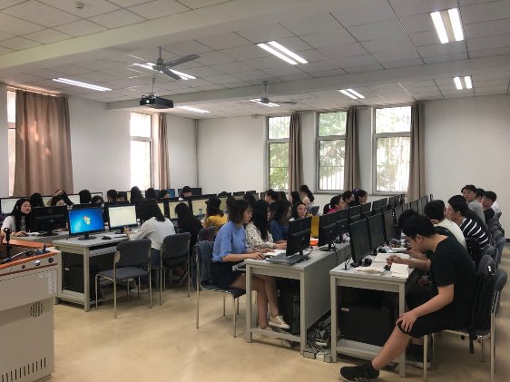云課堂走進高圓圓母校，帶來不一樣的計算機機房